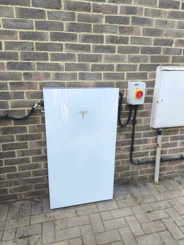 Teslapowerwall install in Sessex by the little green energy company